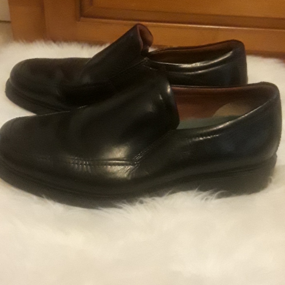 Men's dress shoes
